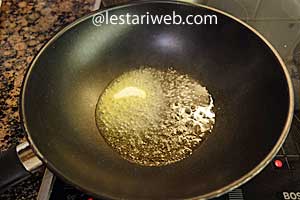 heat the oil for frying
