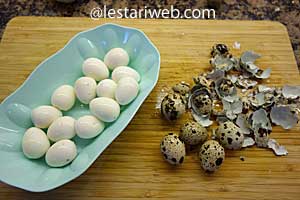 peeling quail eggs