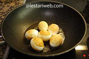 frying eggs