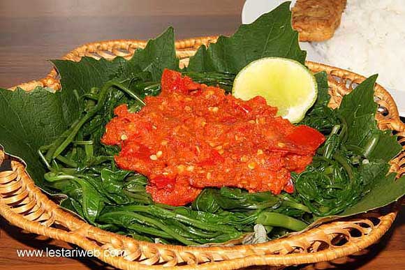 Water Spinach with Spicy Tomato Sambal