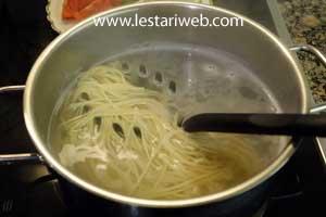 cook noodle