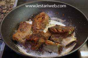 frying spare ribs